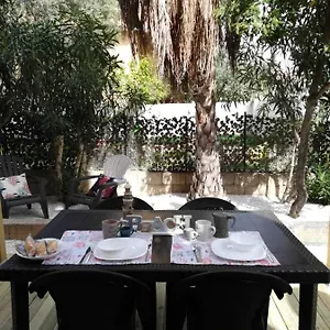Corallo With Private Garden Ferienhaus